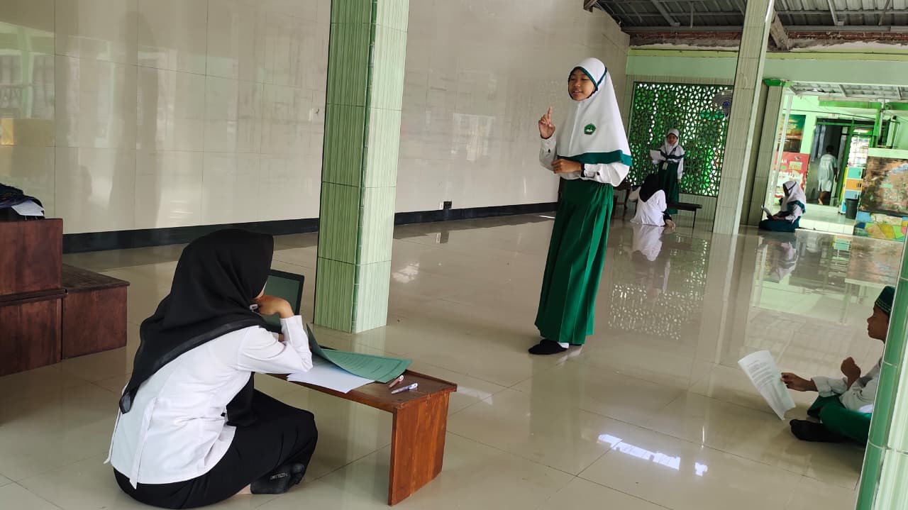 Ujian Praktik Bahasa Inggris Kelas 6 MI Ar Roudhoh Berlangsung Lancar dan Penuh Semangat