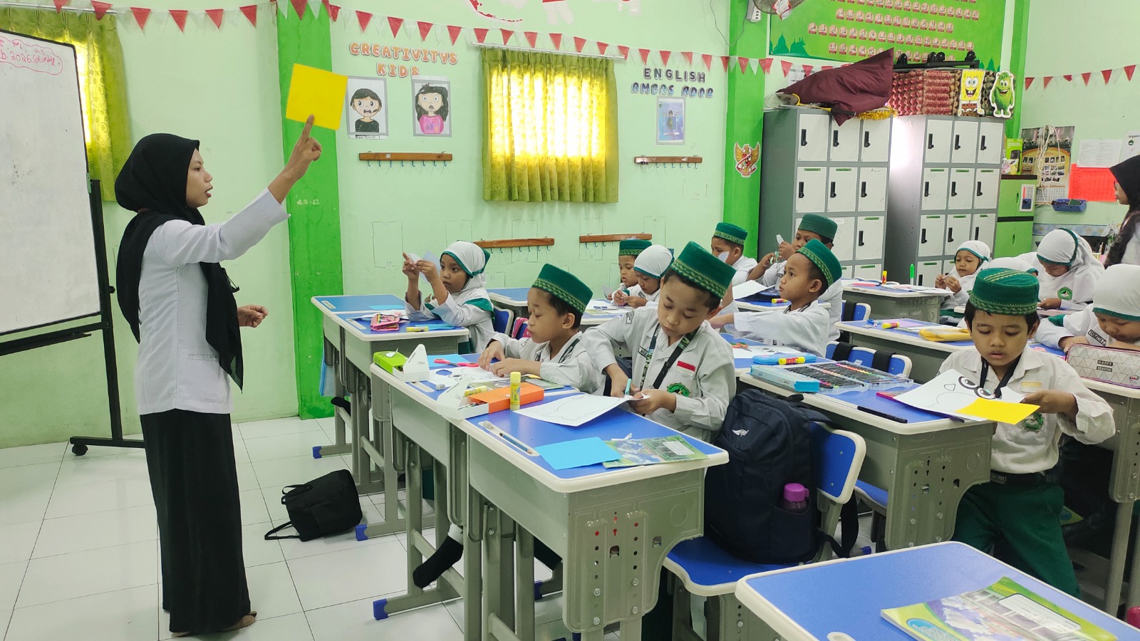 Creative Learning in Action: 2D International Class Program Crafts Origami Owl